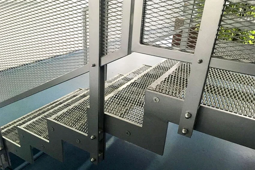 اکسپندد متال